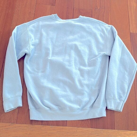 Gildan Light Blue Crewneck Sweater Cow Embroidered Heavyweight sweatshirt Size M - Picture 4 of 9